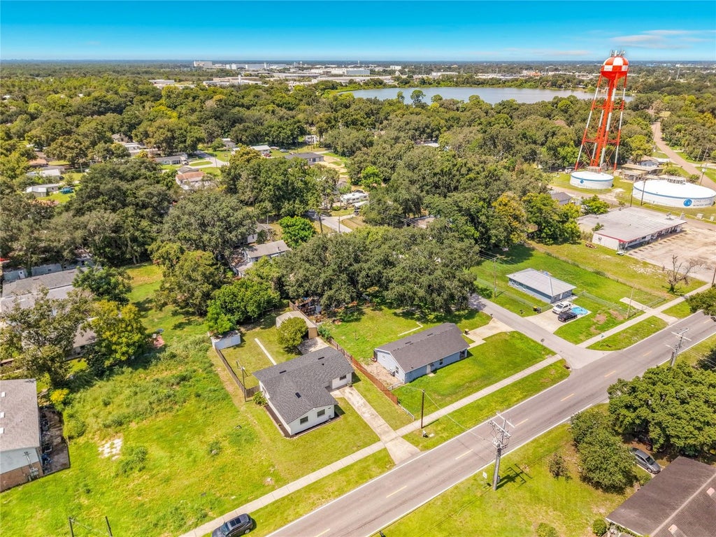 Photo of 1825 34th Street NW, Winter Haven, FL 33881 (MLS # S5157815)