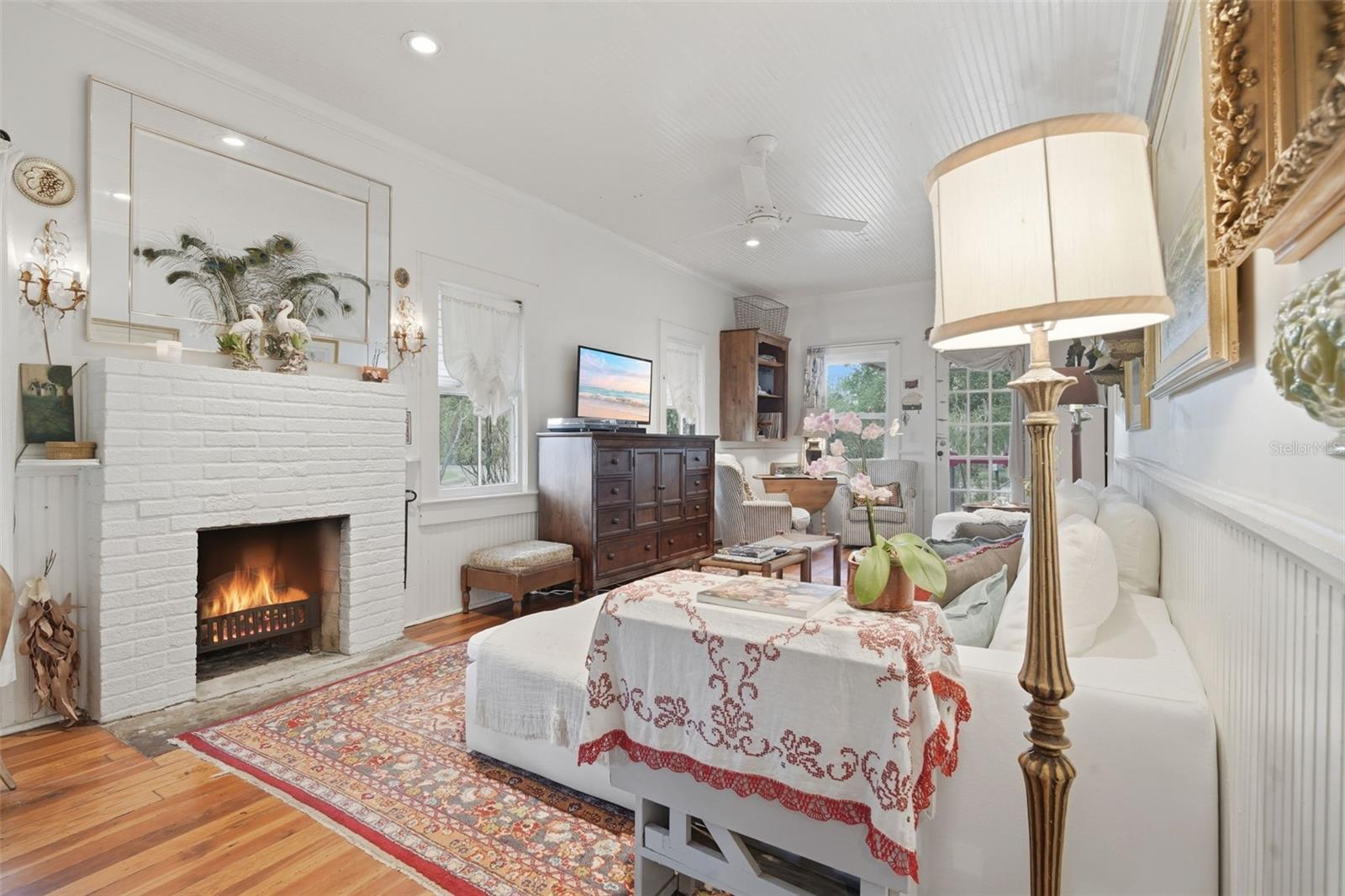 748 W FLORENCE AVENUE