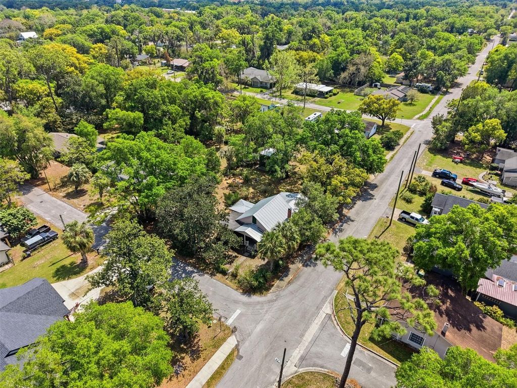 Photo of 748 W Florence Avenue, Deland, FL 32720 (MLS # V4948098)