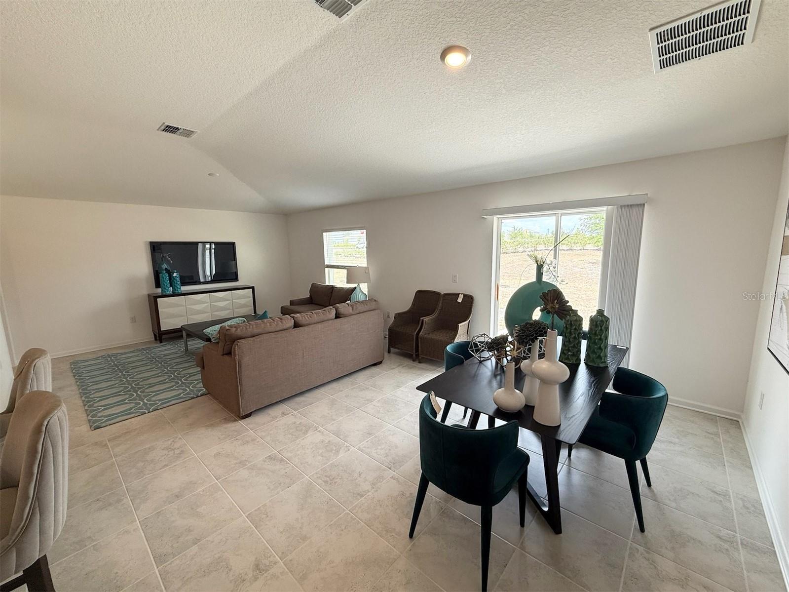 945 LAUREL VIEW WAY