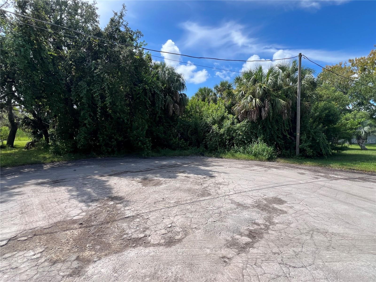 Discover Your Gulf Coast Oasis: Oversized Residential Lot in Sea Pines, Hudson, FL
Boating Access: Join the optional Sea Pines community boat ramp for just $100/year with less than a mile to the ramp.
Water Access & Boating: Enjoy effortless access to the Gulf of Mexico via a well-maintained, Coast Guard-marked channel. This lot offers proximity to the Sea Pines boat ramp, making it perfect for boaters who love to explore pristine Gulf waters.
Community Perks: Sea Pines offers an optional civic association—enjoy a strong sense of community without the restrictions of an HOA.
Boater’s Dream: This prime lot offers direct access to a saltwater canal leading to open waters. It’s ideal for boating enthusiasts seeking easy Gulf access.
Coastal Charm: Nestled between Old Dixie Hwy and US 19, surrounded by natural marshlands, Sea Pines is Hudson’s hidden gem, offering tranquility and coastal beauty.
Lifestyle Features: Whether it's recreational fishing, boating, golfing, or dining at waterfront restaurants, Sea Pines provides it all. Its optional civic association allows for flexibility and a relaxed Gulf Coast lifestyle.
Prime Location: Situated north of Tampa, Hudson blends small-town charm with coastal living, offering easy access to US 19 and nearby recreational activities.
Accessibility: Only an hour from Tampa International Airport and a 90-minute drive to Disney, Sea Pines offers serenity without sacrificing convenience.
Your Gulf Coast Dream Awaits: Sea Pines embodies the ideal Gulf Coast lifestyle, where adventure, relaxation, and community come together. Secure your piece of paradise in this serene yet vibrant community—act fast!