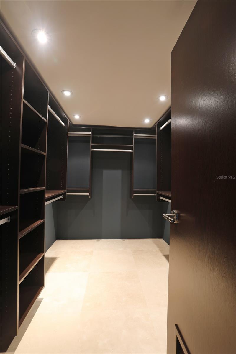 1 CERVANTES - Residential