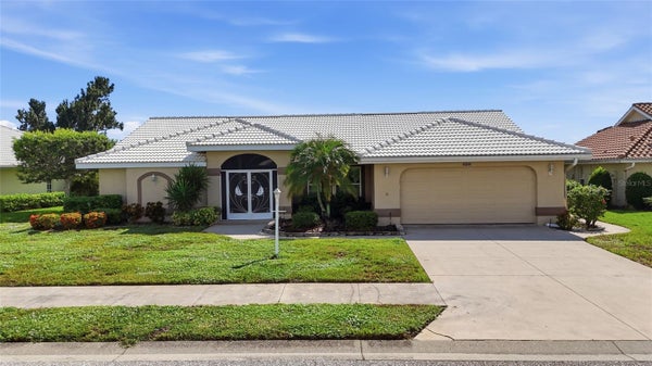 1011 BECKLEY CIR, VENICE, FL 34292 - Image 47322272c29ca04f3a8d53f66ea2f4f1/4165644714