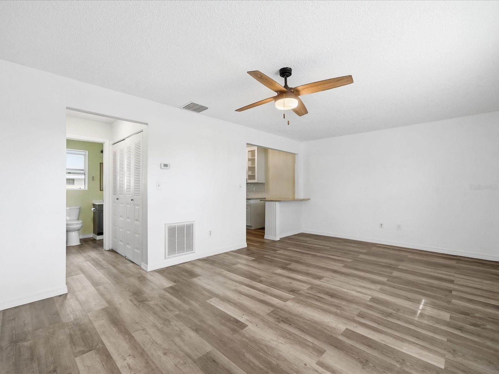 MANOR CONDO - Residential