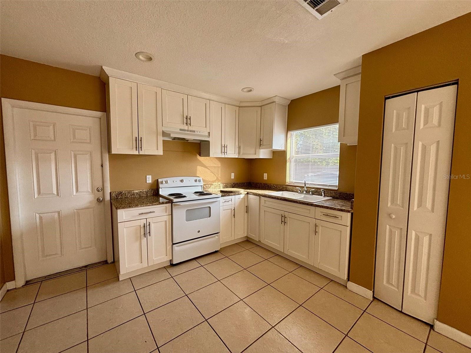 ACREAGE - Residential Lease