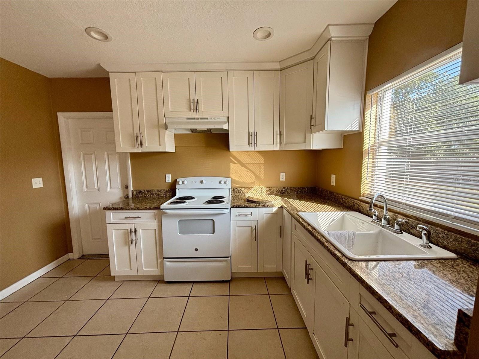 ACREAGE - Residential Lease