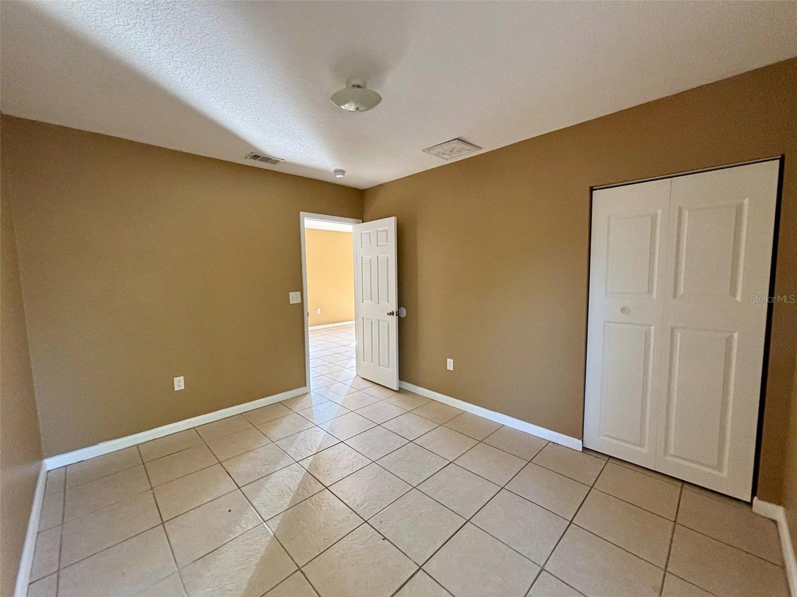 ACREAGE - Residential Lease