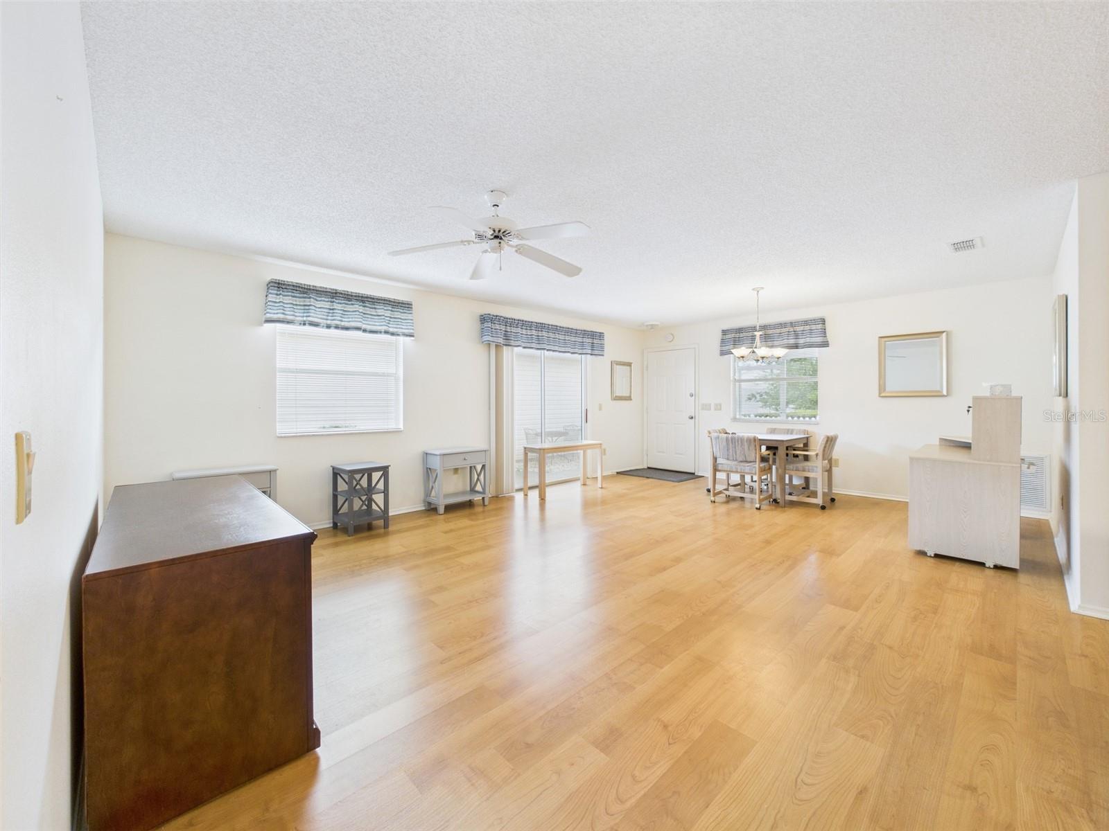 VILLAGES SUMTER VILLA DE LA - Residential Lease