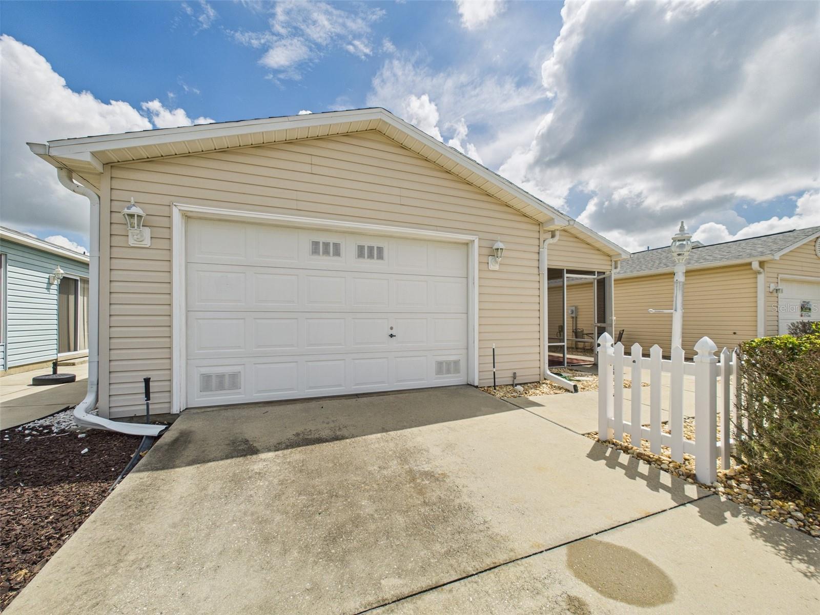 FOR RENT | 480 Hildalgo Drive, The Villages, FL
2 Bed | 2 Bath | Prime Location | Furnished Option Available
Welcome to your next home in the heart of The Villages! This charming and well-maintained 2-bedroom, 2-bathroom home is available for rent in the peaceful Village of De La Vista North, ideally located between Spanish Springs Town Square and Lake Sumter Landing — offering the best of both worlds when it comes to shopping, dining, golf, and nightly entertainment.
Inside, you'll find a spacious, open floor plan with vaulted ceilings, tile and laminate flooring, and a comfortable layout perfect for relaxed Florida living. The kitchen is fully equipped with plenty of cabinetry and a cozy breakfast nook. The primary suite features a private bathroom and a walk-in closet, while the guest bedroom and bath are perfect for visitors or a home office.
Enjoy your morning coffee or unwind in the evening in the enclosed lanai, surrounded by mature landscaping and peaceful surroundings. The home includes an indoor laundry area, attached garage, and low-maintenance yard.
Key Features:
Unfurnished or furnished option available.
Washer and dryer included.
Enclosed lanai for year-round enjoyment.
Located near golf courses, rec centers, and walking trails.
No smoking / Small pet may be considered with additional deposit.
This is your chance to enjoy The Villages lifestyle without the long-term commitment of buying. Whether you're a seasonal renter or long-term tenant, you'll love everything this home and the community have!
Schedule your private showing today – this rental won’t last long!
