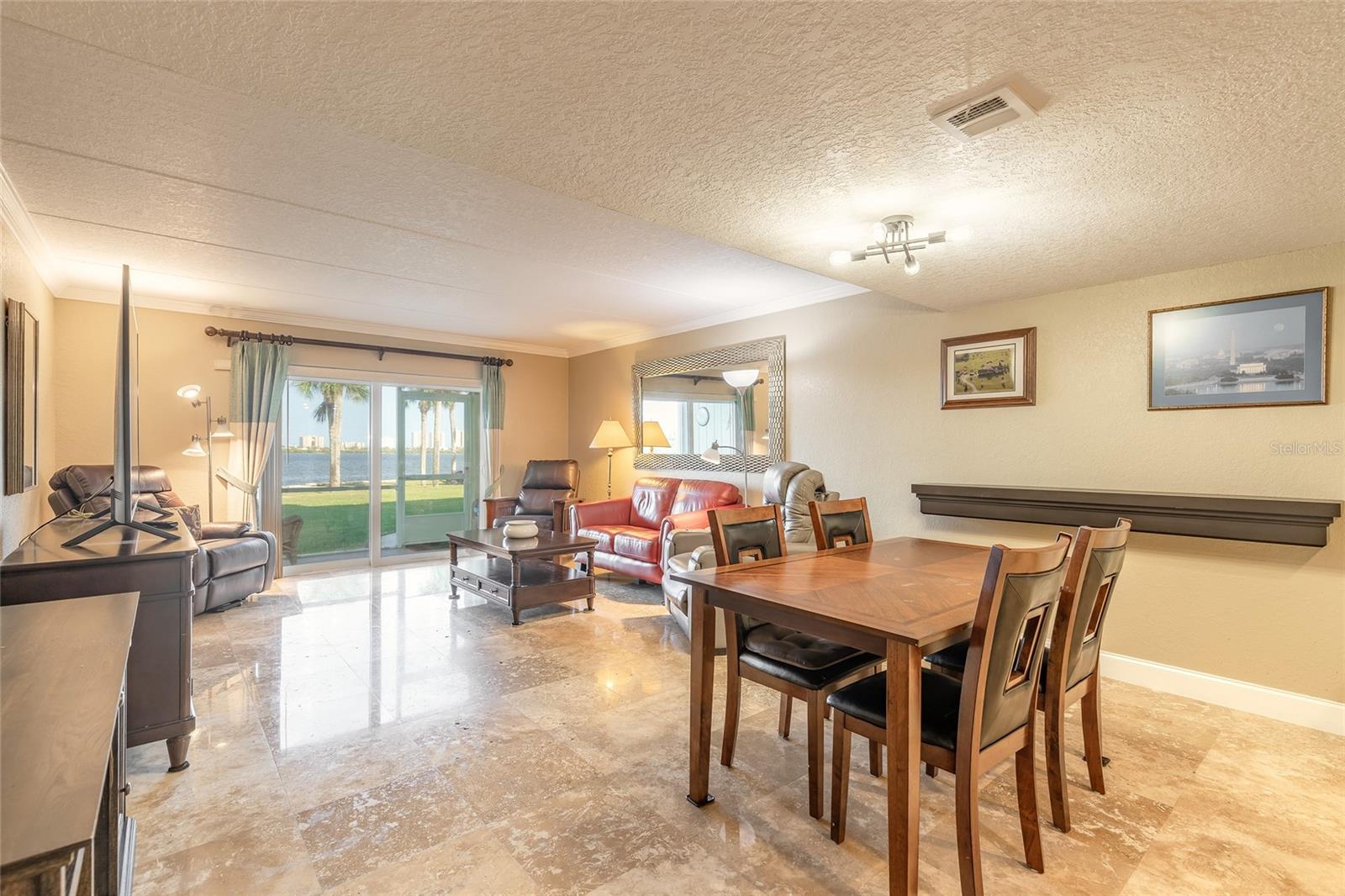 RIVER CLUB - Residential