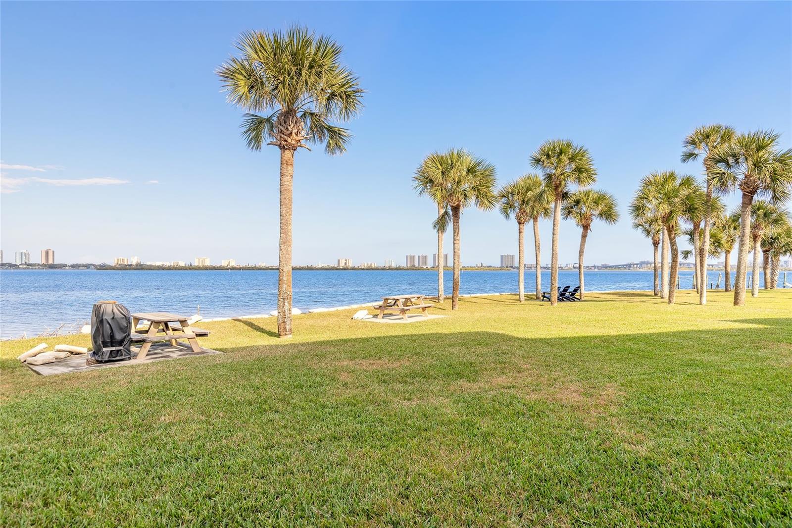 RIVER CLUB - Residential