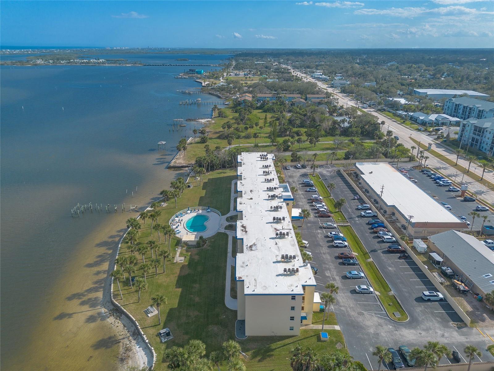 RIVER CLUB - Residential