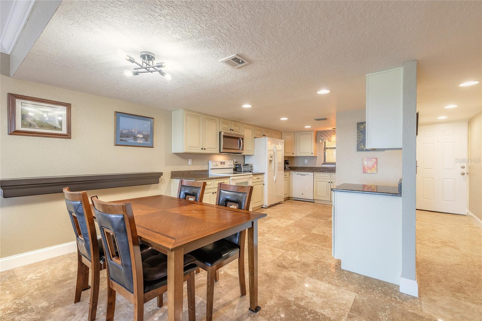 RIVER CLUB - Residential