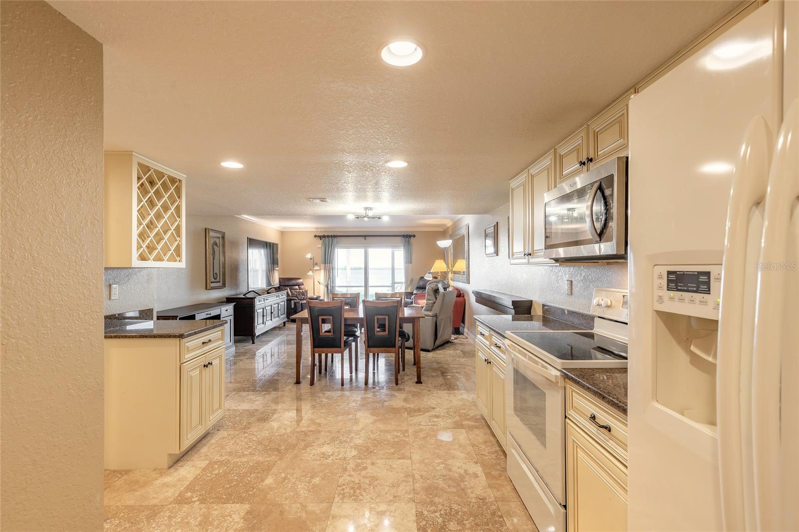 RIVER CLUB - Residential