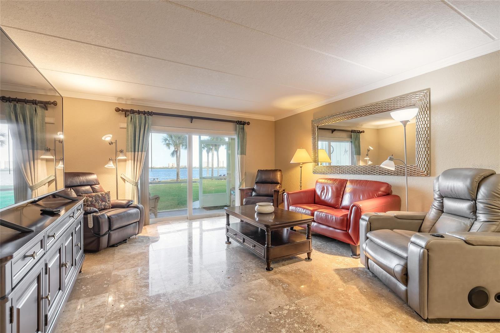 RIVER CLUB - Residential