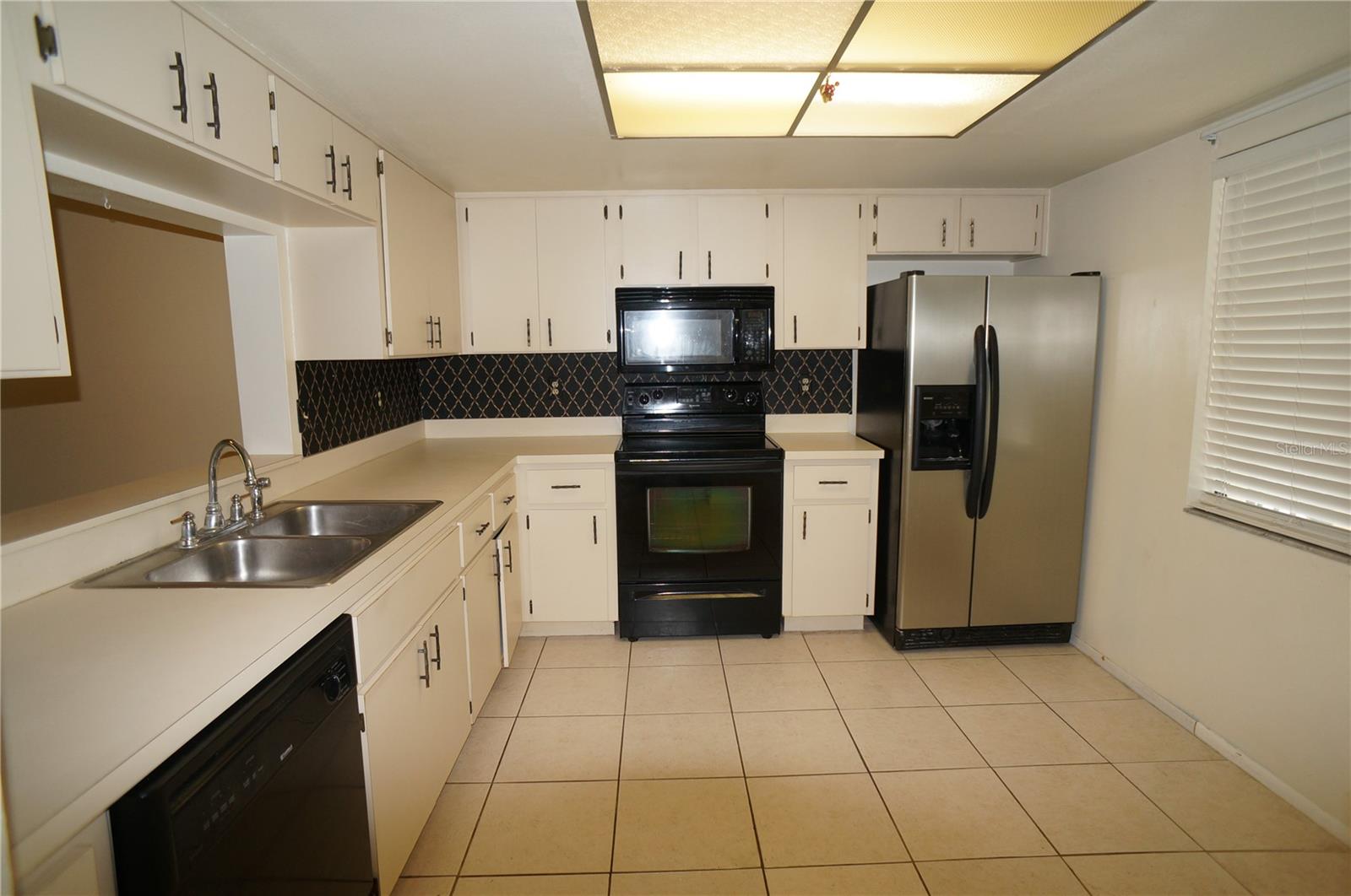 MAGNOLIA RIDGE CONDO - Residential Lease