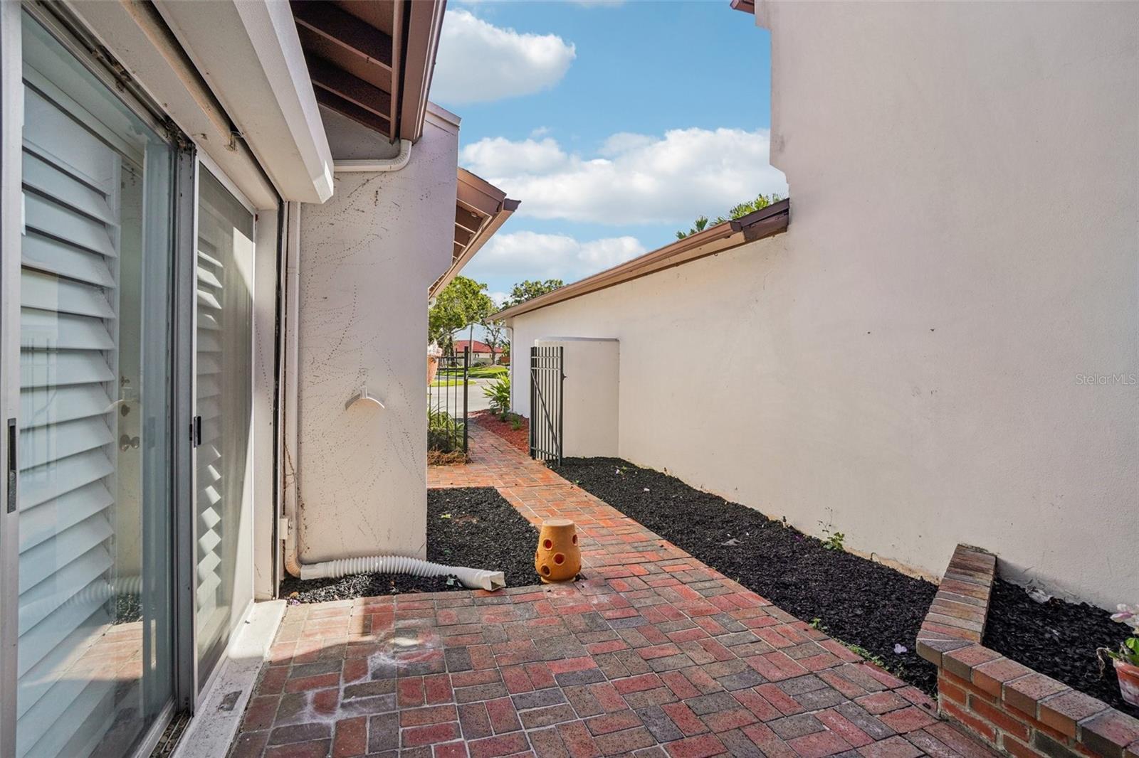 TOWNHOUSES OF BARDMOOR - Residential