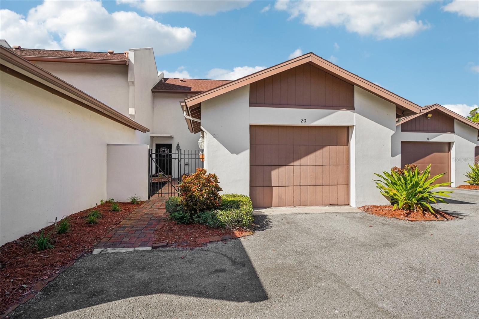 TOWNHOUSES OF BARDMOOR - Residential