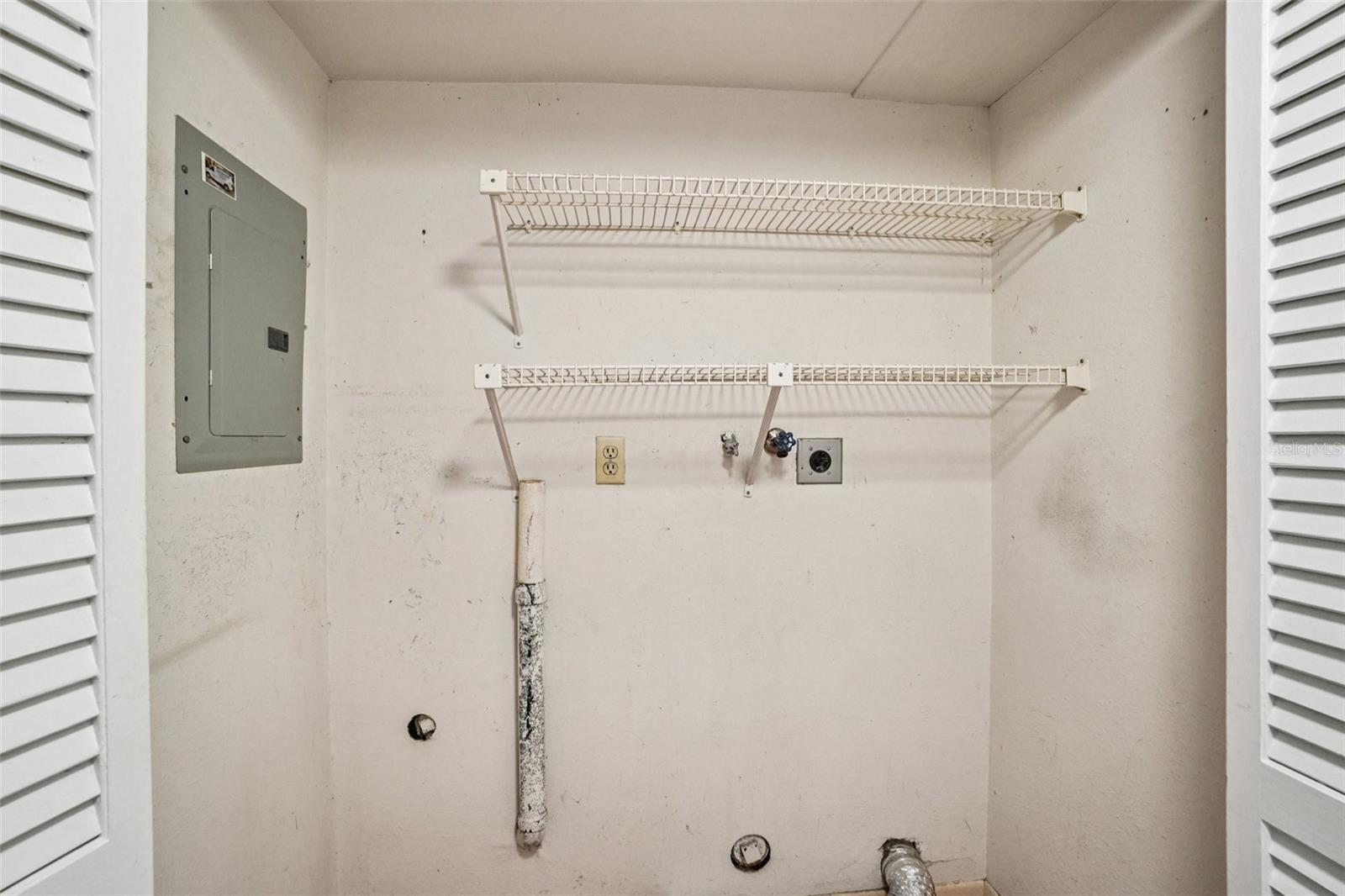 TOWNHOUSES OF BARDMOOR - Residential