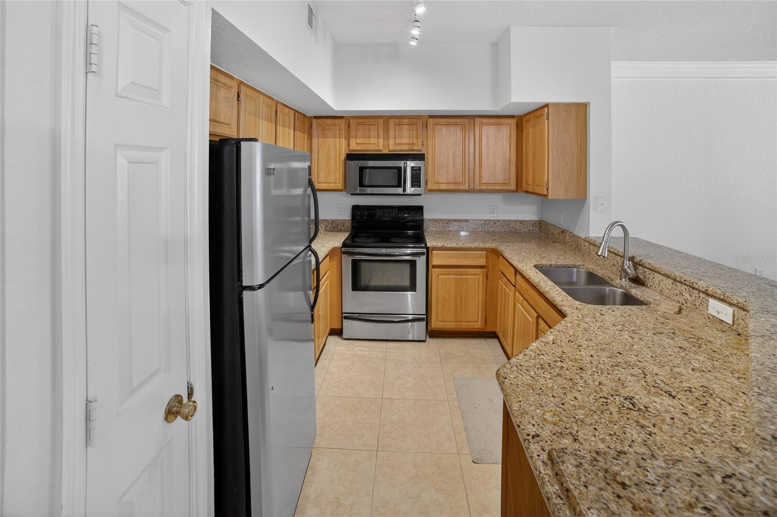 PLANTATION PARK PRIVATE RESIDENCE - Residential