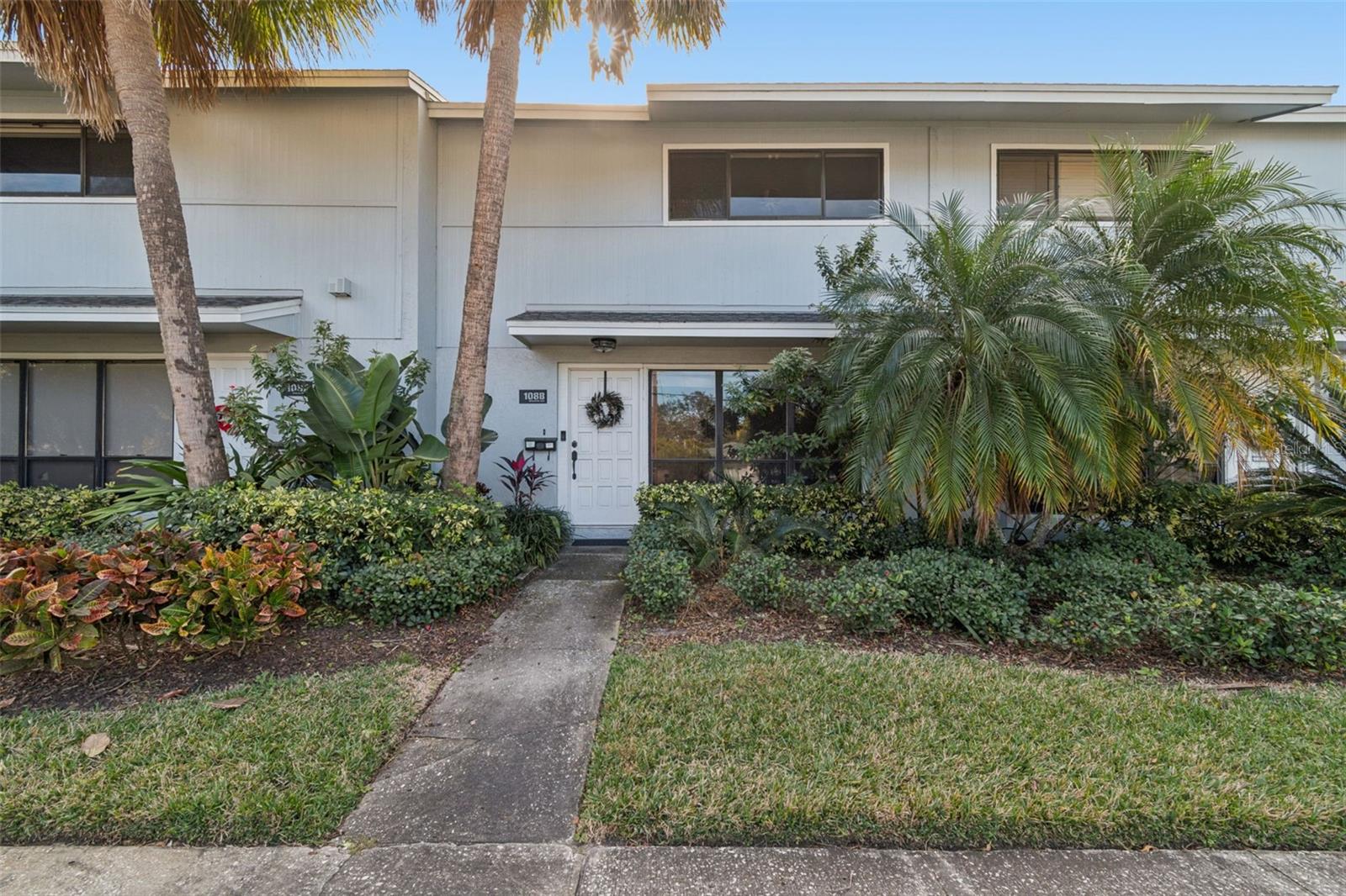 BERKELEY TWNHMS - Residential