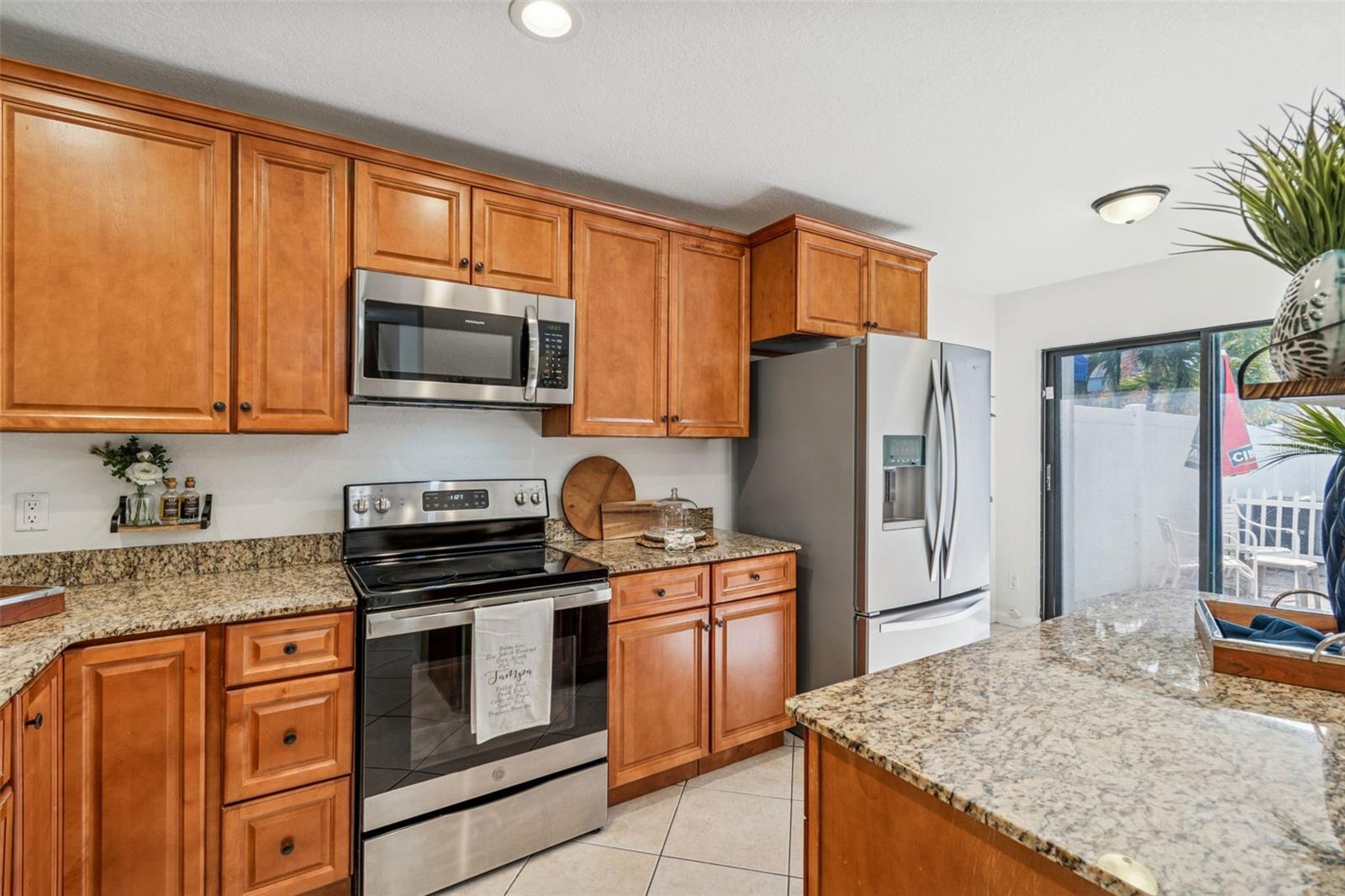 BERKELEY TWNHMS - Residential