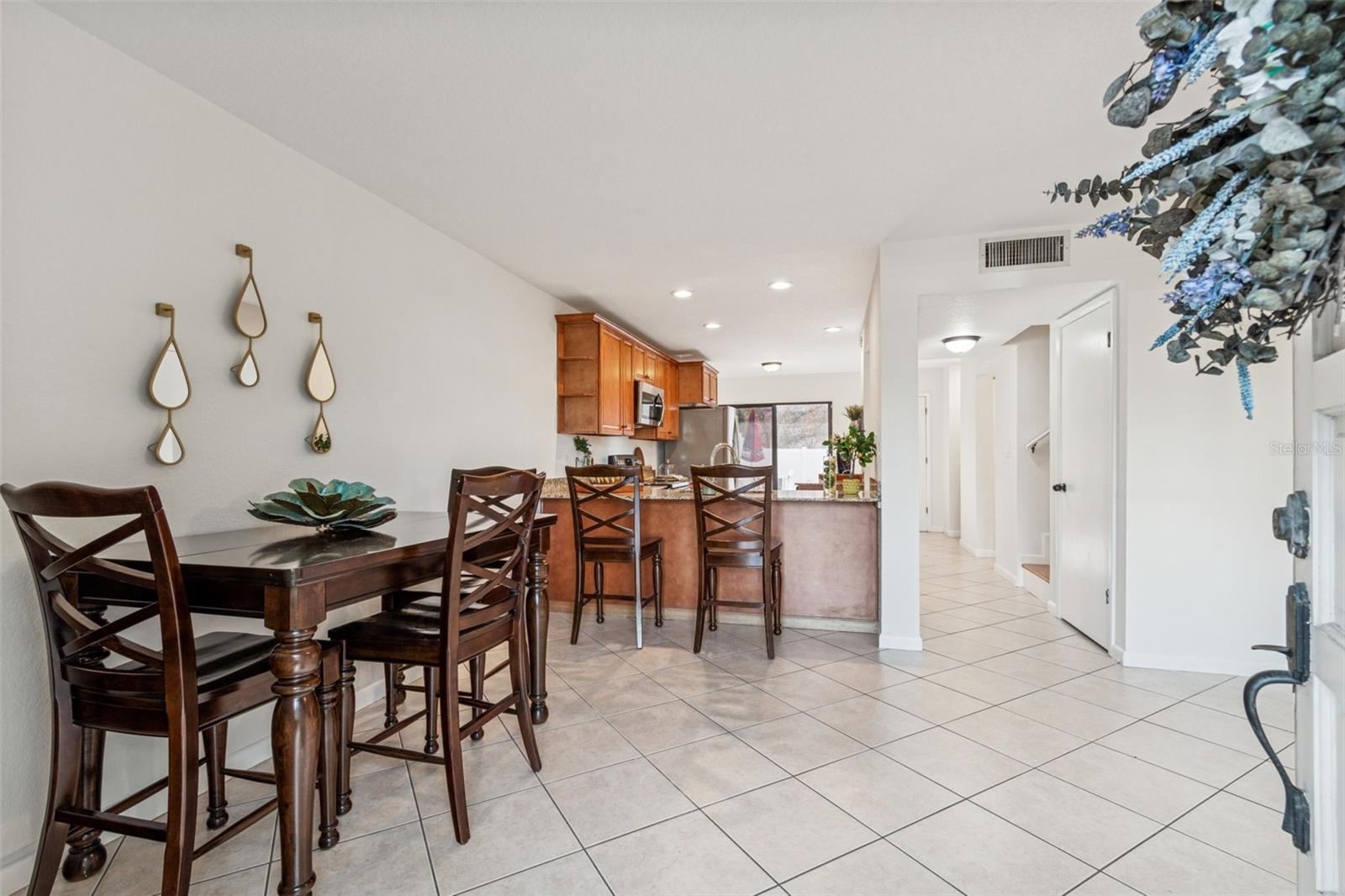 BERKELEY TWNHMS - Residential