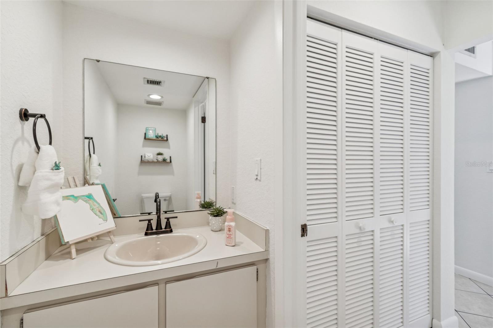 BERKELEY TWNHMS - Residential