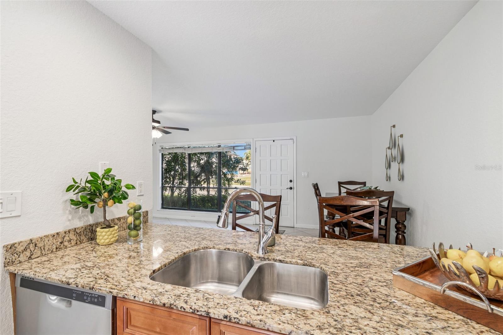 BERKELEY TWNHMS - Residential