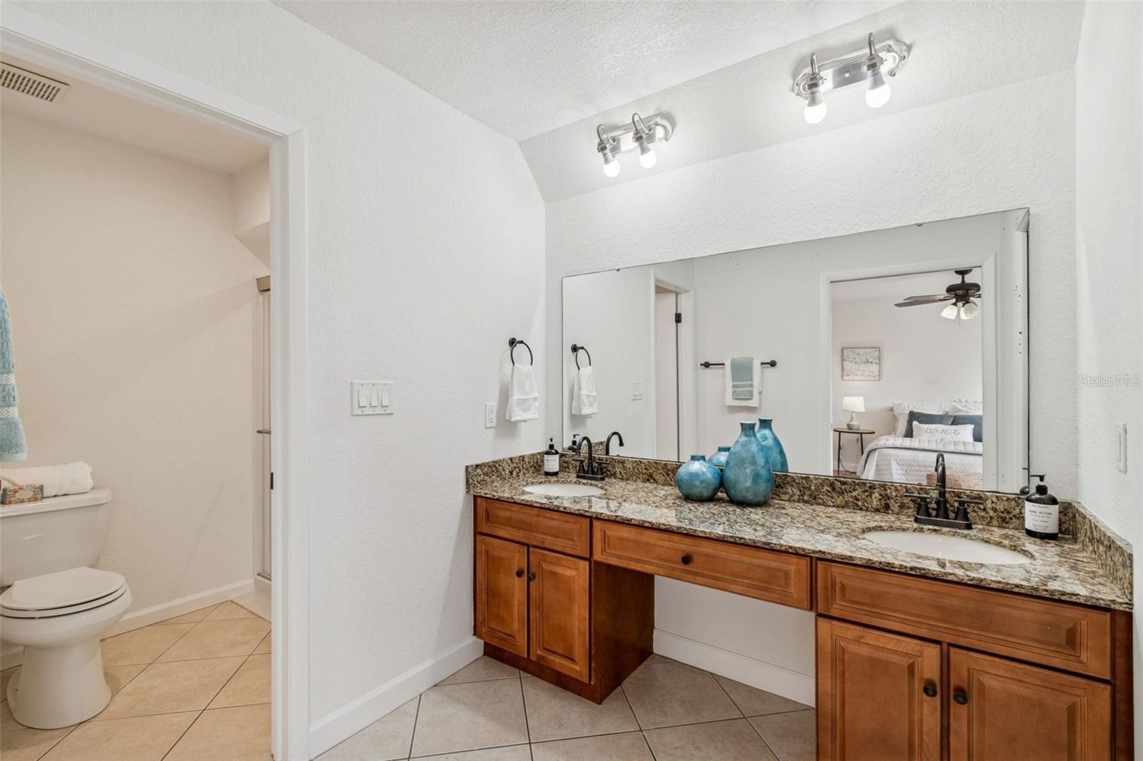 BERKELEY TWNHMS - Residential