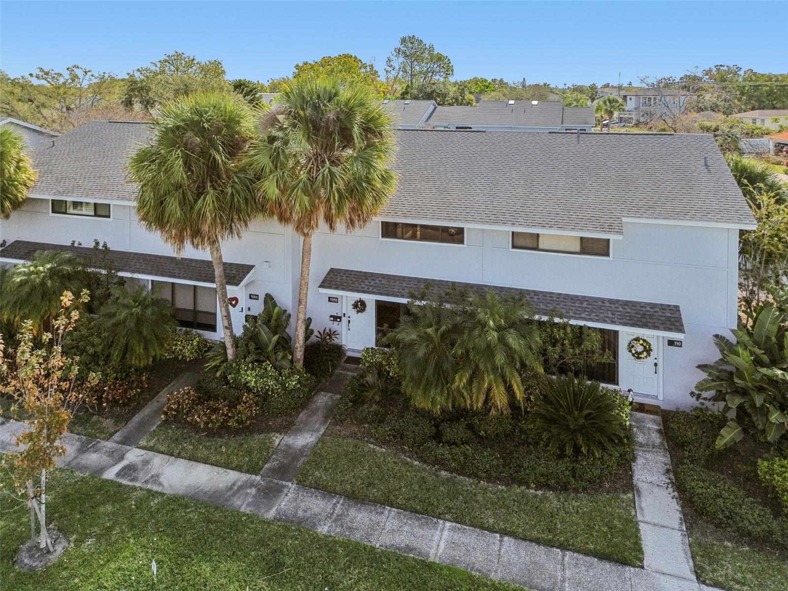 BERKELEY TWNHMS - Residential