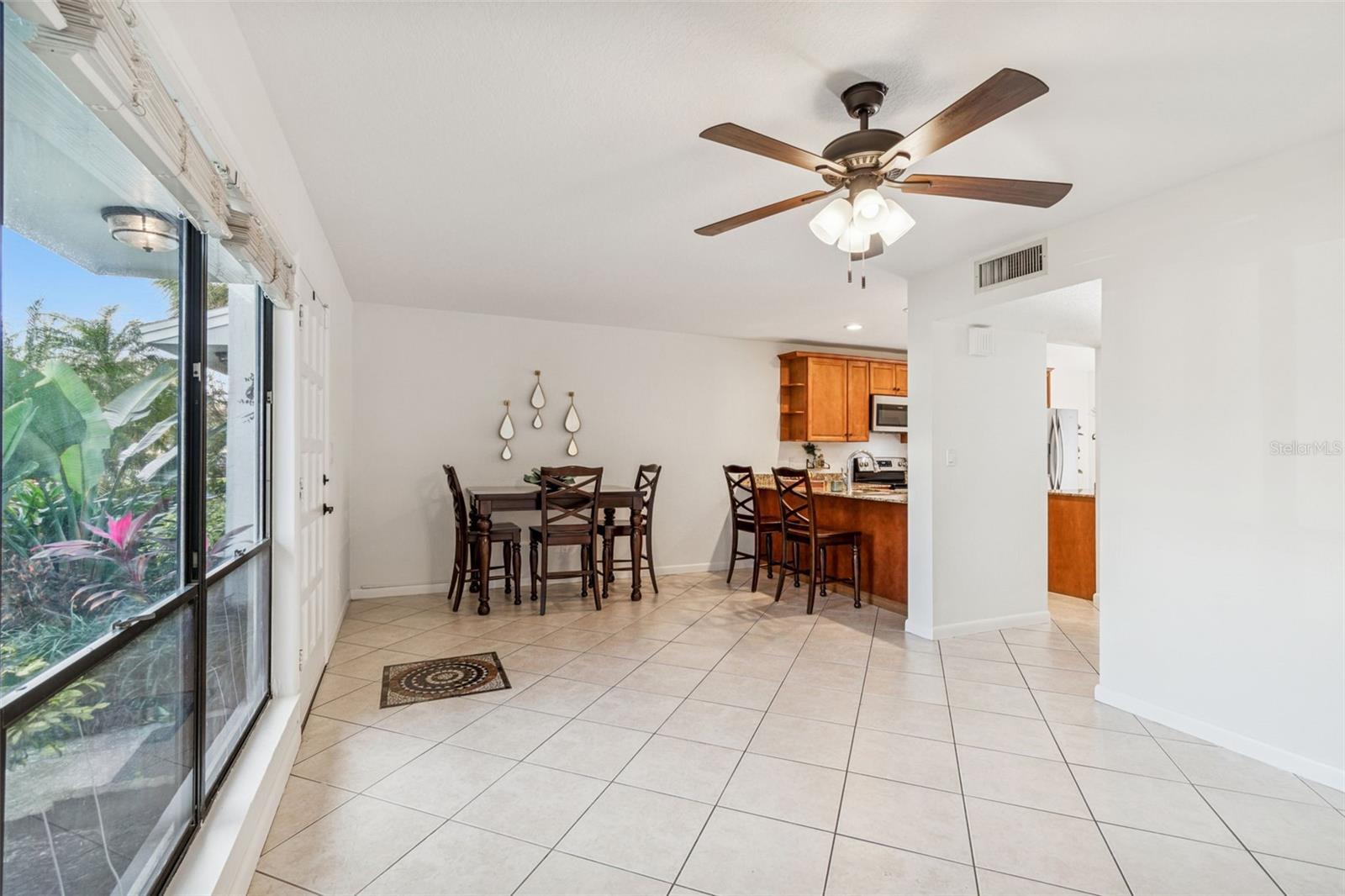 BERKELEY TWNHMS - Residential