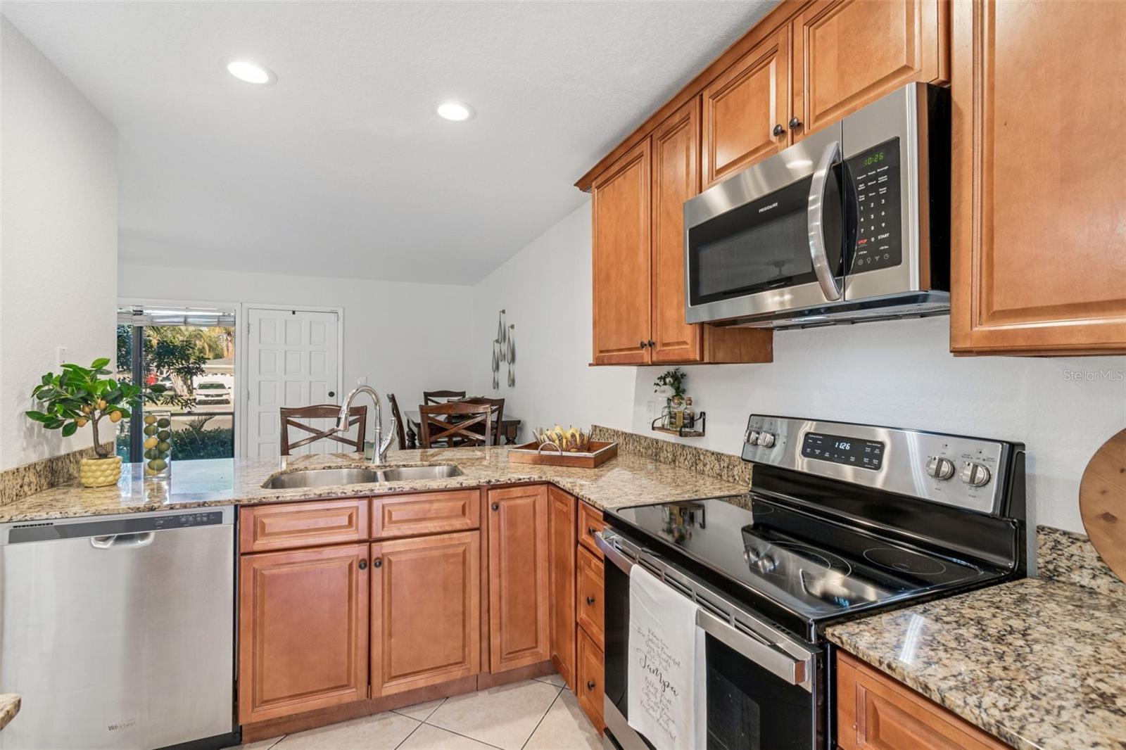 BERKELEY TWNHMS - Residential