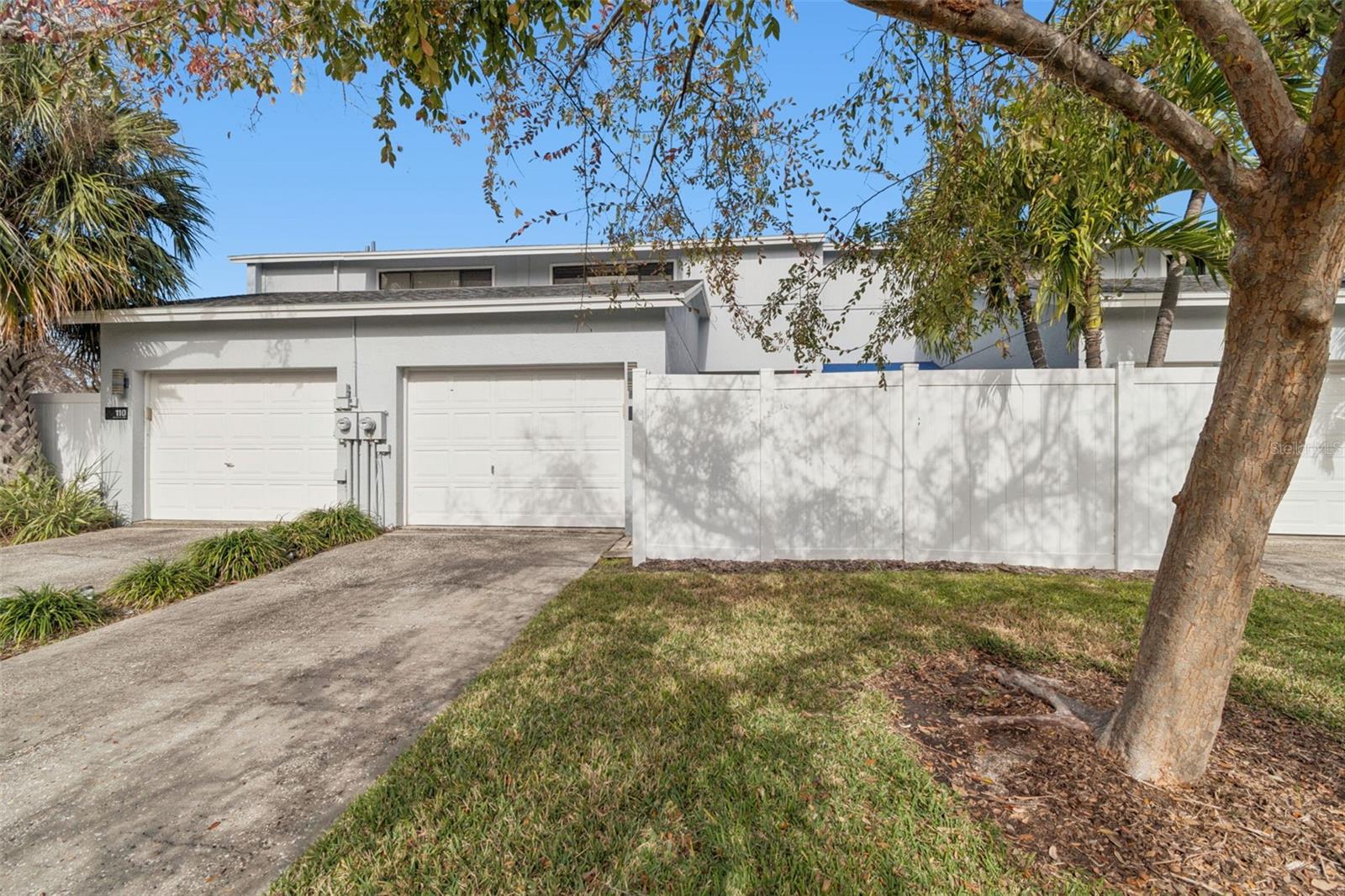 BERKELEY TWNHMS - Residential