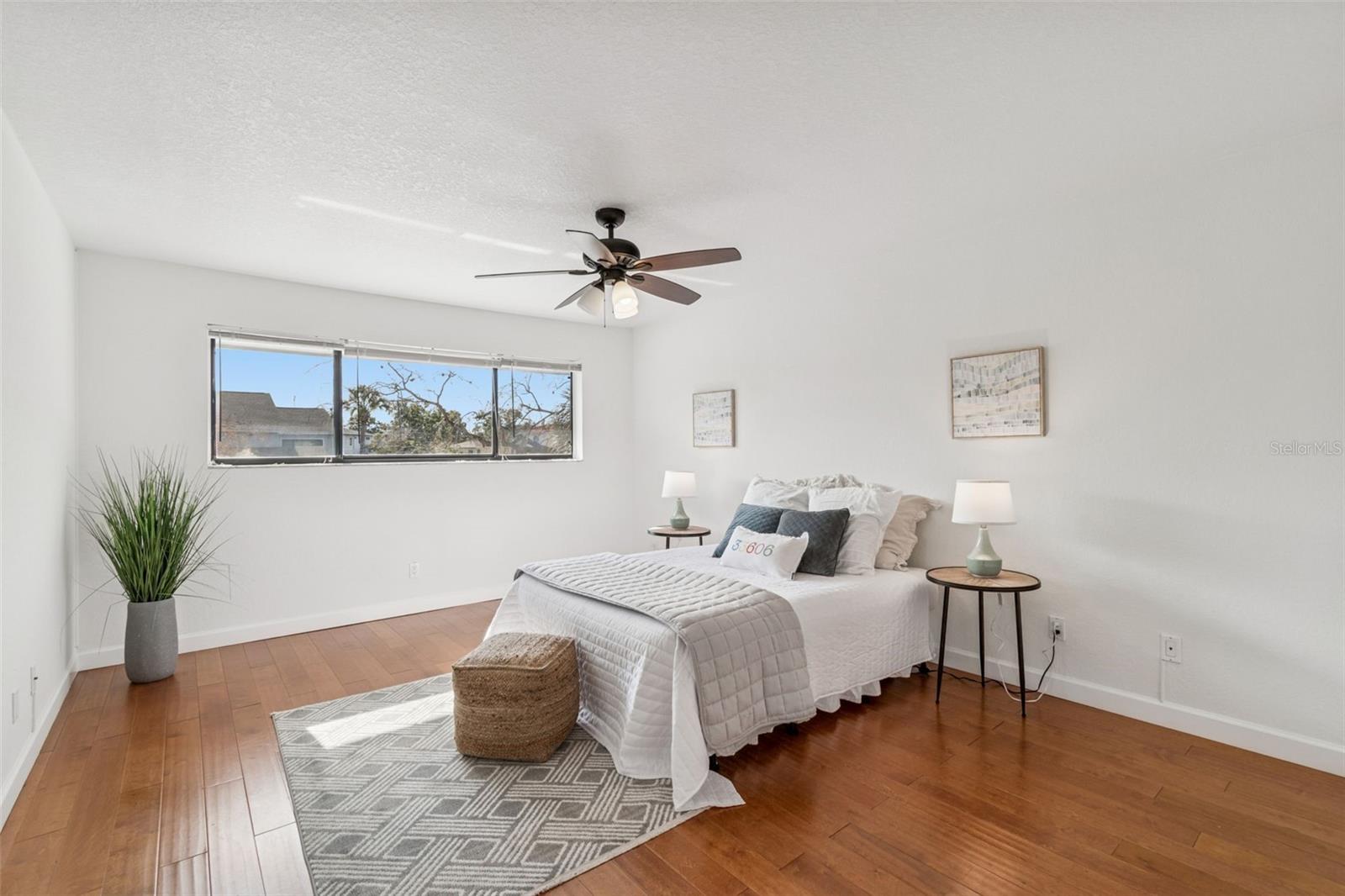 BERKELEY TWNHMS - Residential