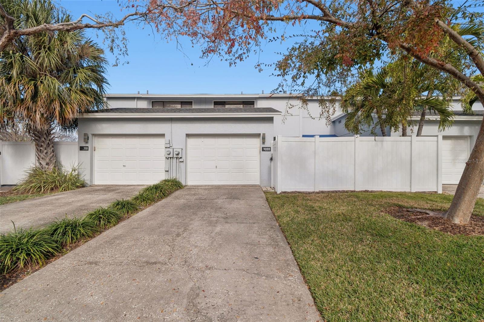 BERKELEY TWNHMS - Residential