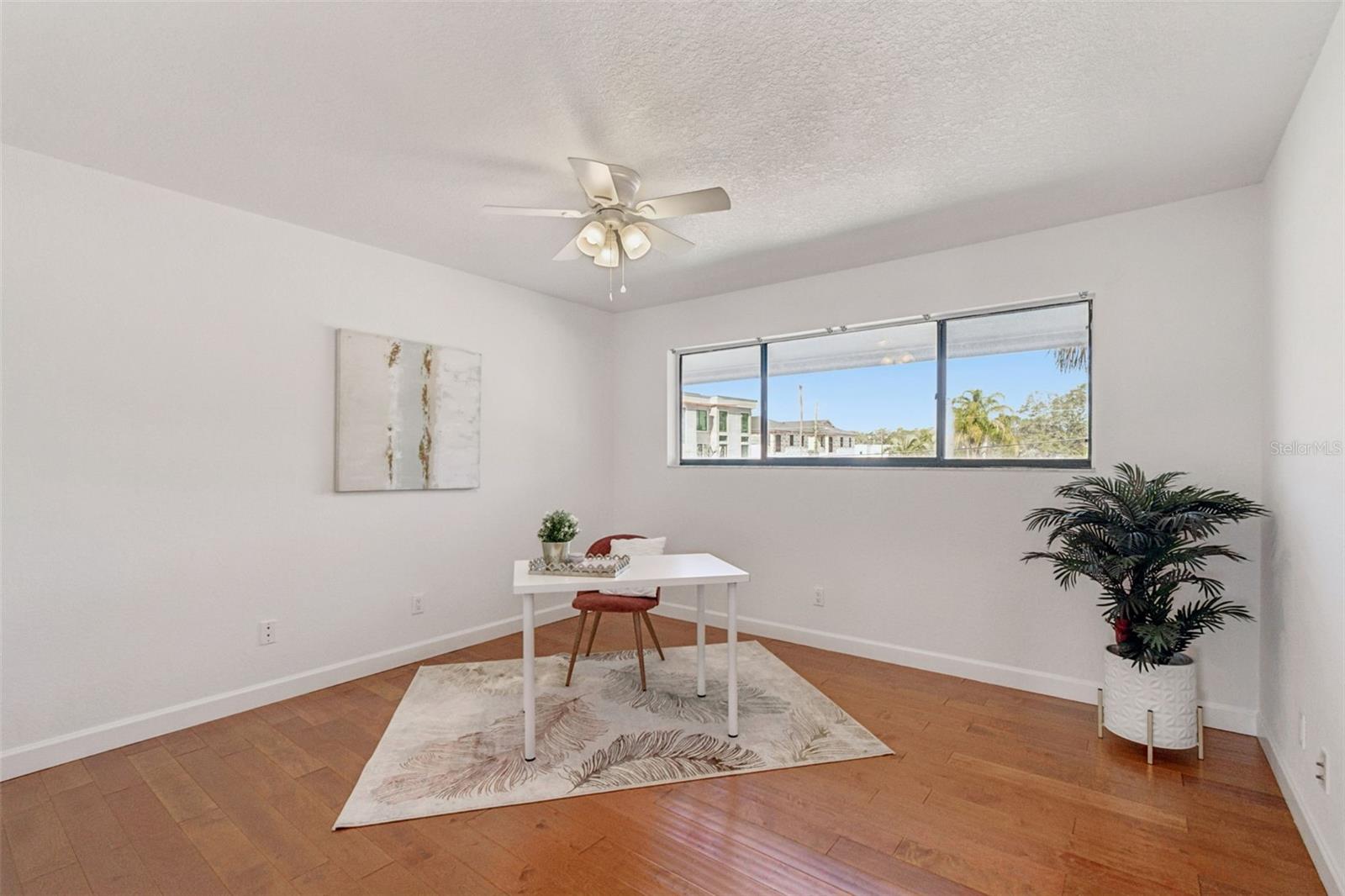 BERKELEY TWNHMS - Residential