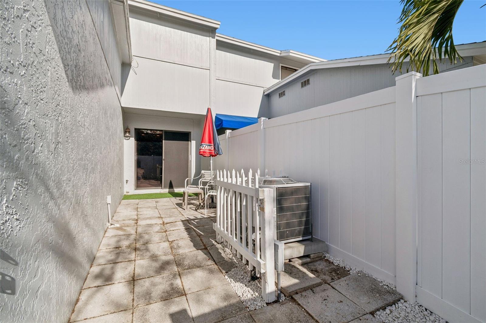 BERKELEY TWNHMS - Residential