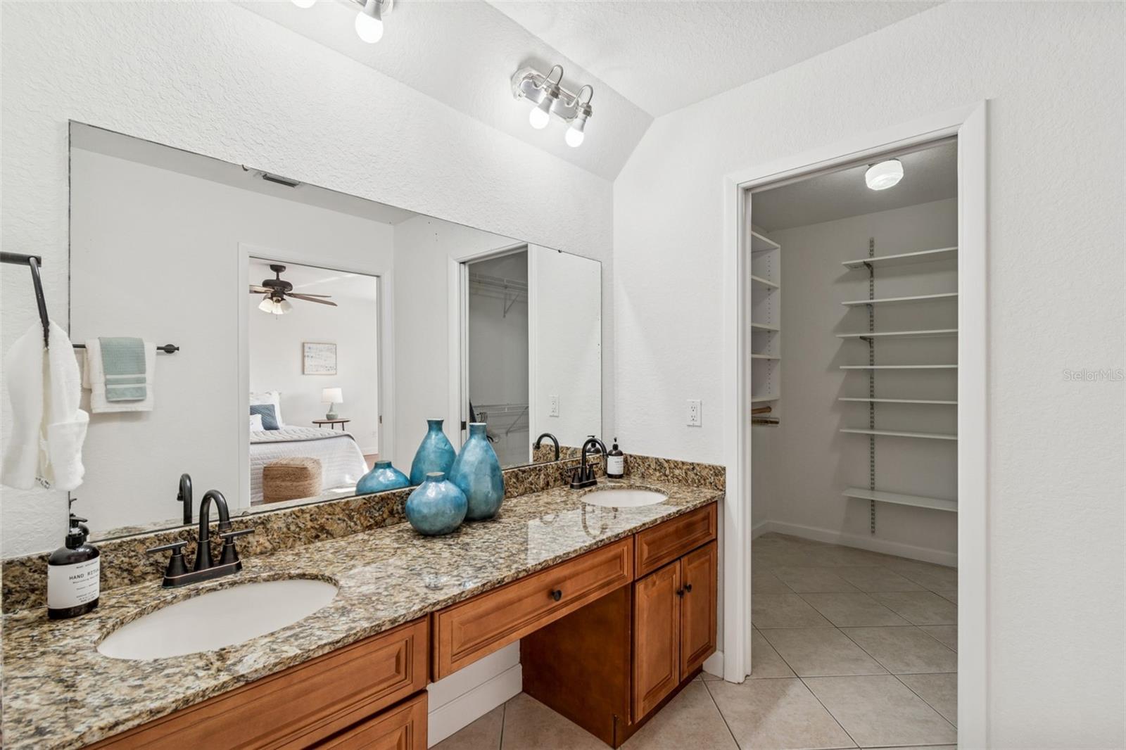 BERKELEY TWNHMS - Residential