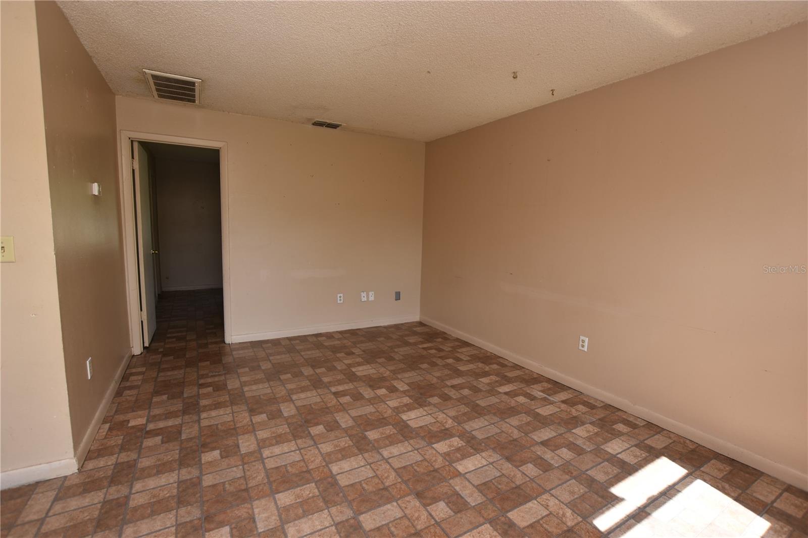 LAKEWOOD PARK - Residential Income