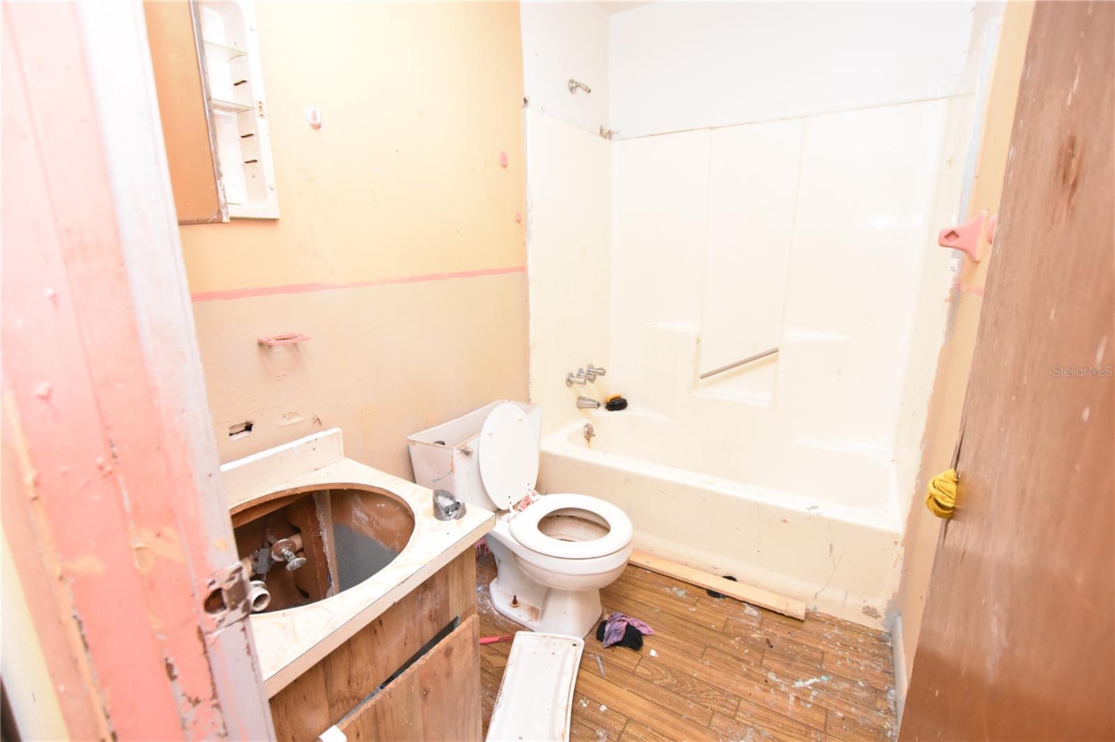 LAKEWOOD PARK - Residential Income