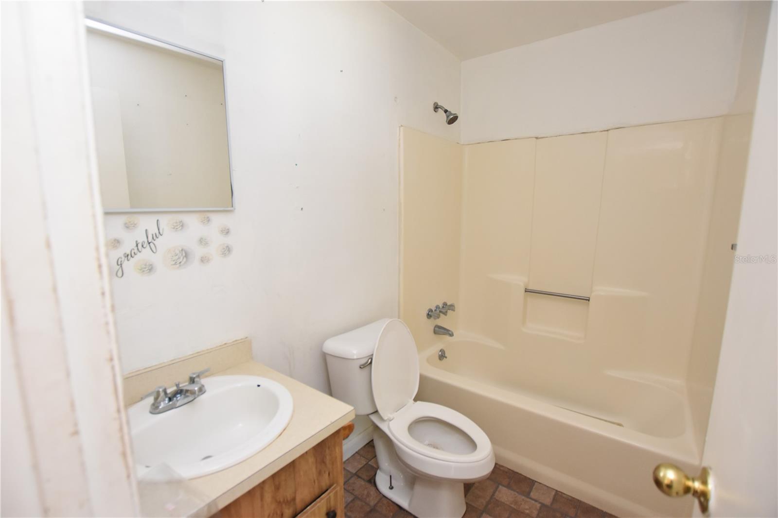 LAKEWOOD PARK - Residential Income