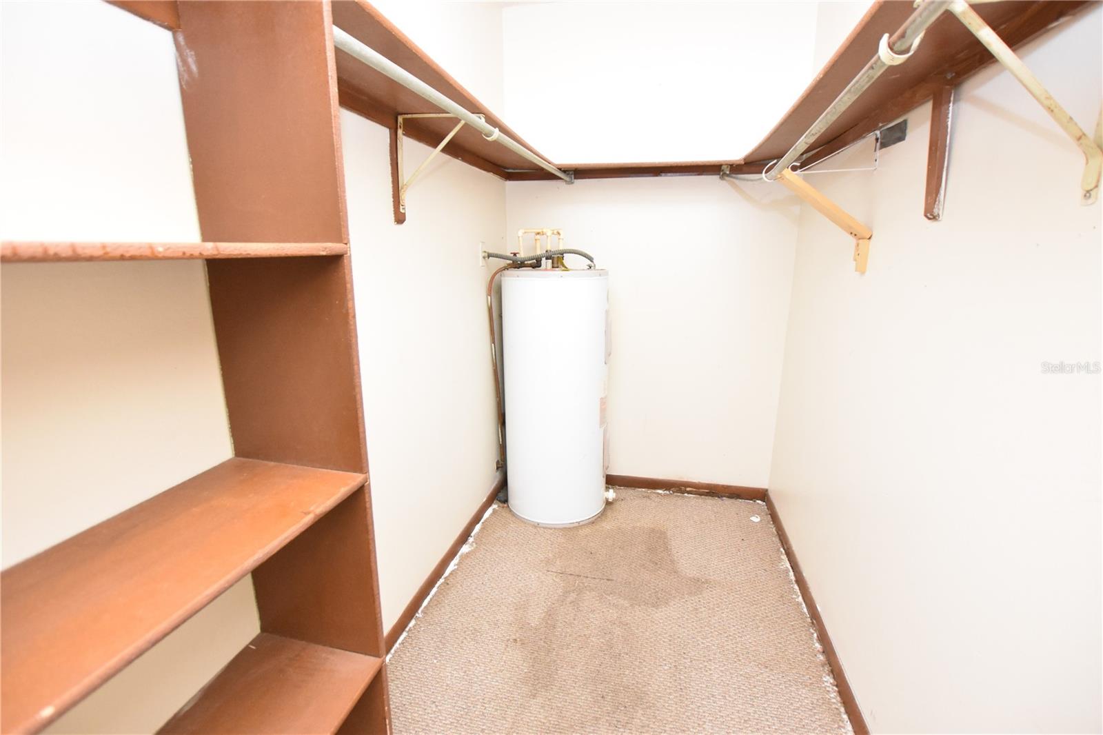 LAKEWOOD PARK - Residential Income