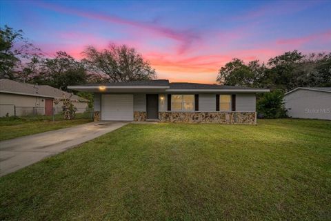 Photo of 5265 SE 103rd Street, Belleview, FL 34420 (MLS # OM715048)