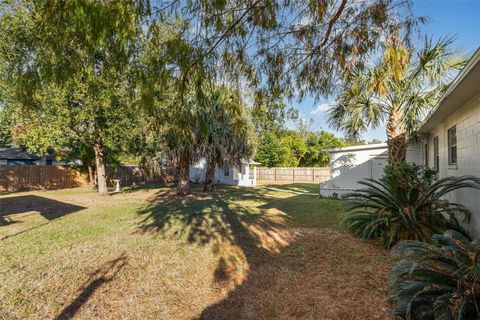 A home in DEBARY