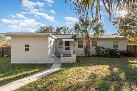 A home in DEBARY