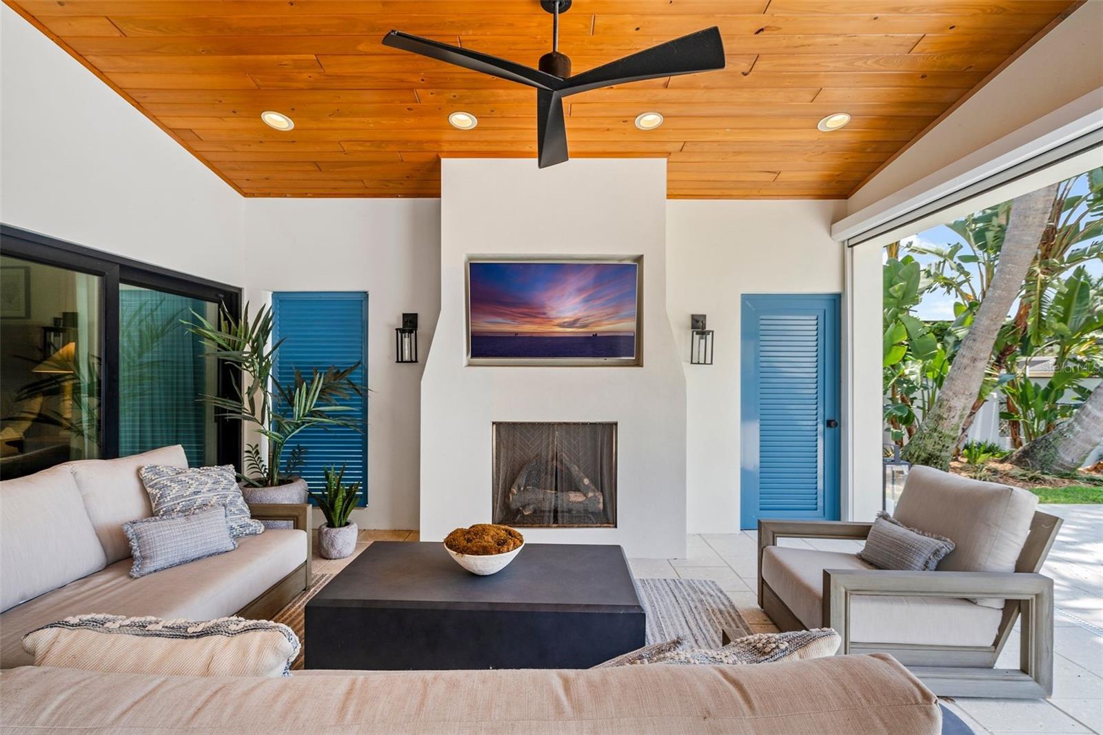 VENETIAN ISLES - Residential