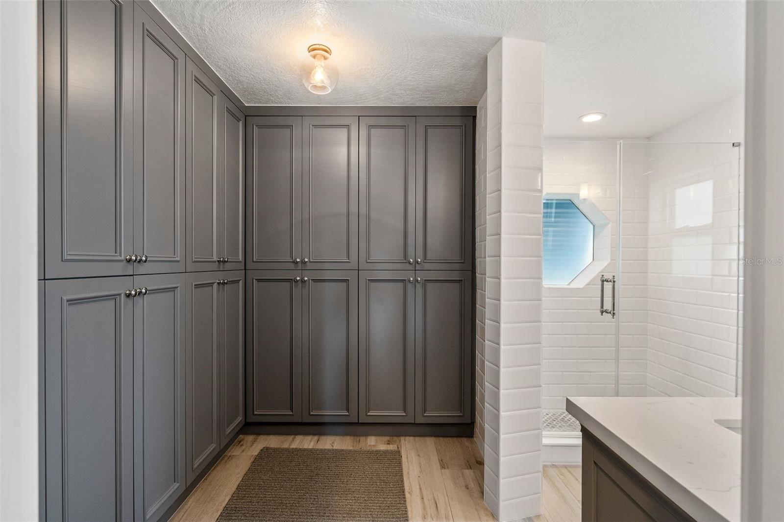 VENETIAN ISLES - Residential