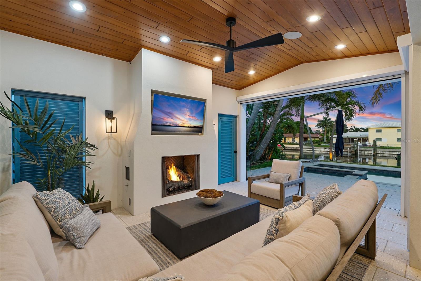 VENETIAN ISLES - Residential