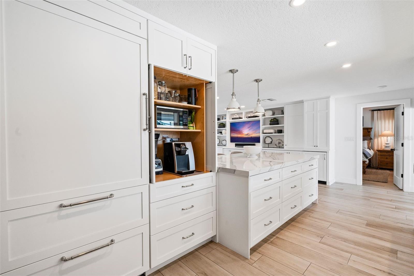 VENETIAN ISLES - Residential